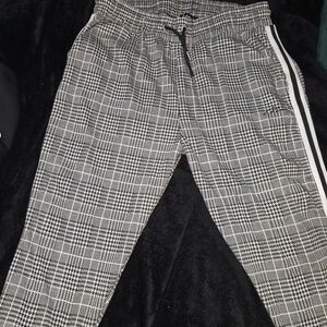 Boohoo Men's Gray Plaid Joggers